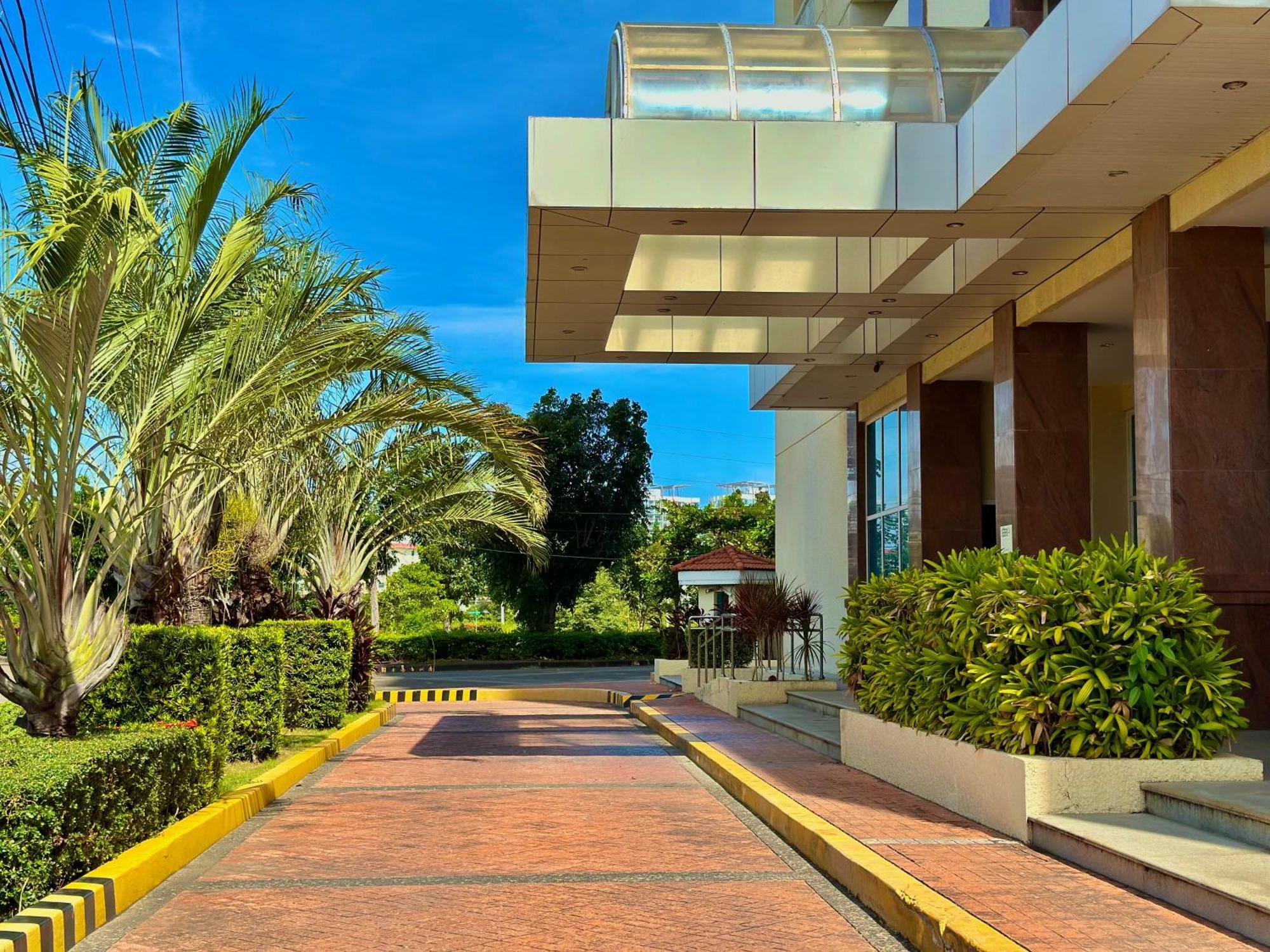 Oceanview Deluxe 1Br Suite La Mirada Lapu-Lapu City Bagian luar foto